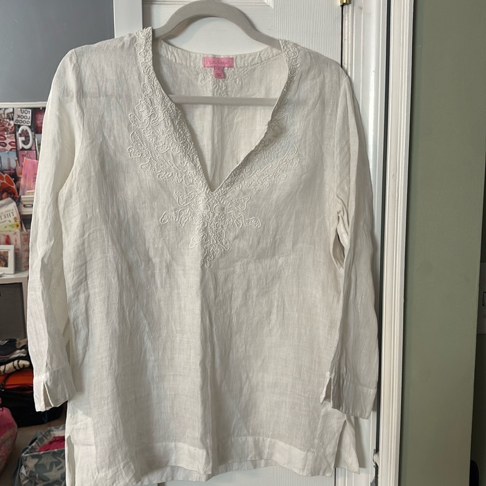 Lilly Pulitzer Tunic size Small! White with beading at the neck